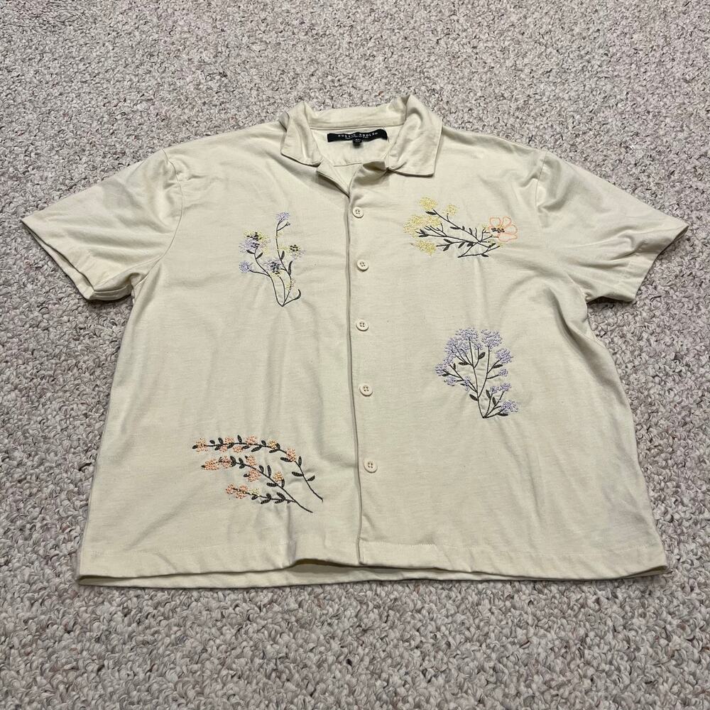 Rustic Souls Floral Embroidered Short Sleeve Button Down M Summer Casual